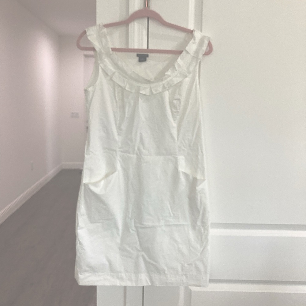 Ann Taylor white dress very cute and confortable to the knee.